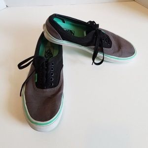 Vans Lace-Up Sneakers Size 8.5 Wms 7 Mens